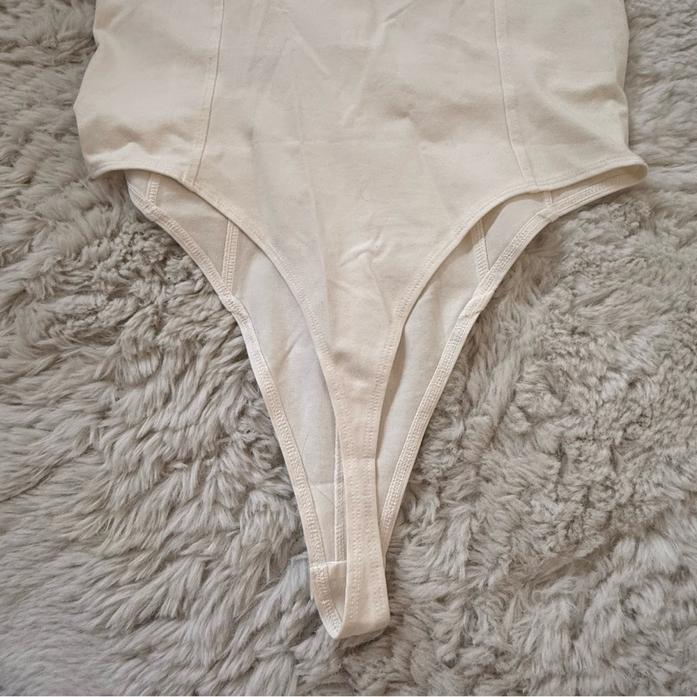 NWOT H&M White Bodysuit - Picture 4 of 8